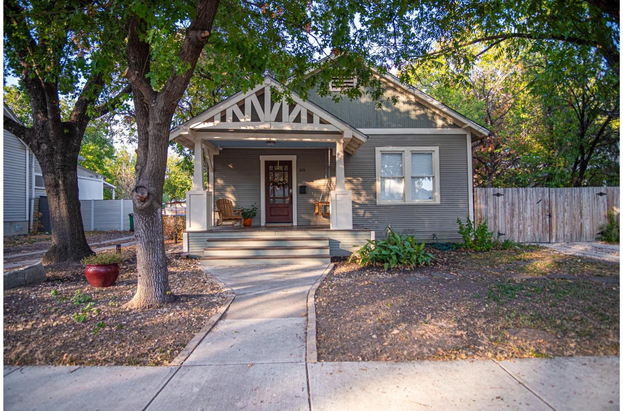 Chic Downtown Farmhouse With Garden And Bbq Grill San Antonio Exterior foto
